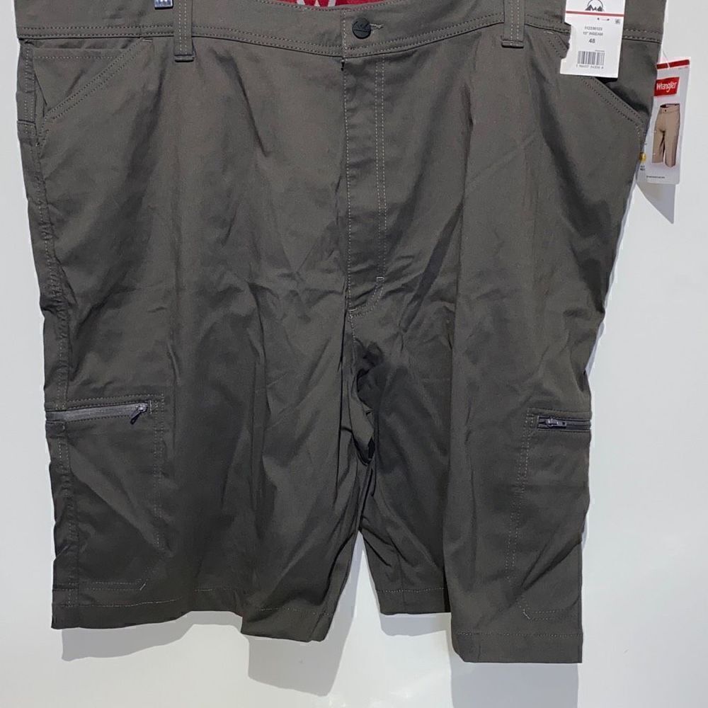 Wrangler Mens Performance Zip Cargo‎ Shorts Grey Relaxed Fit 48 10in Inseam NEW